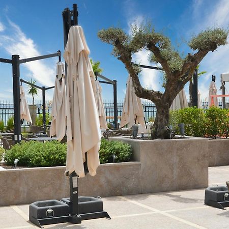 Moevenpick Hotel Du Lac Tunis Exterior photo The Sky Bar