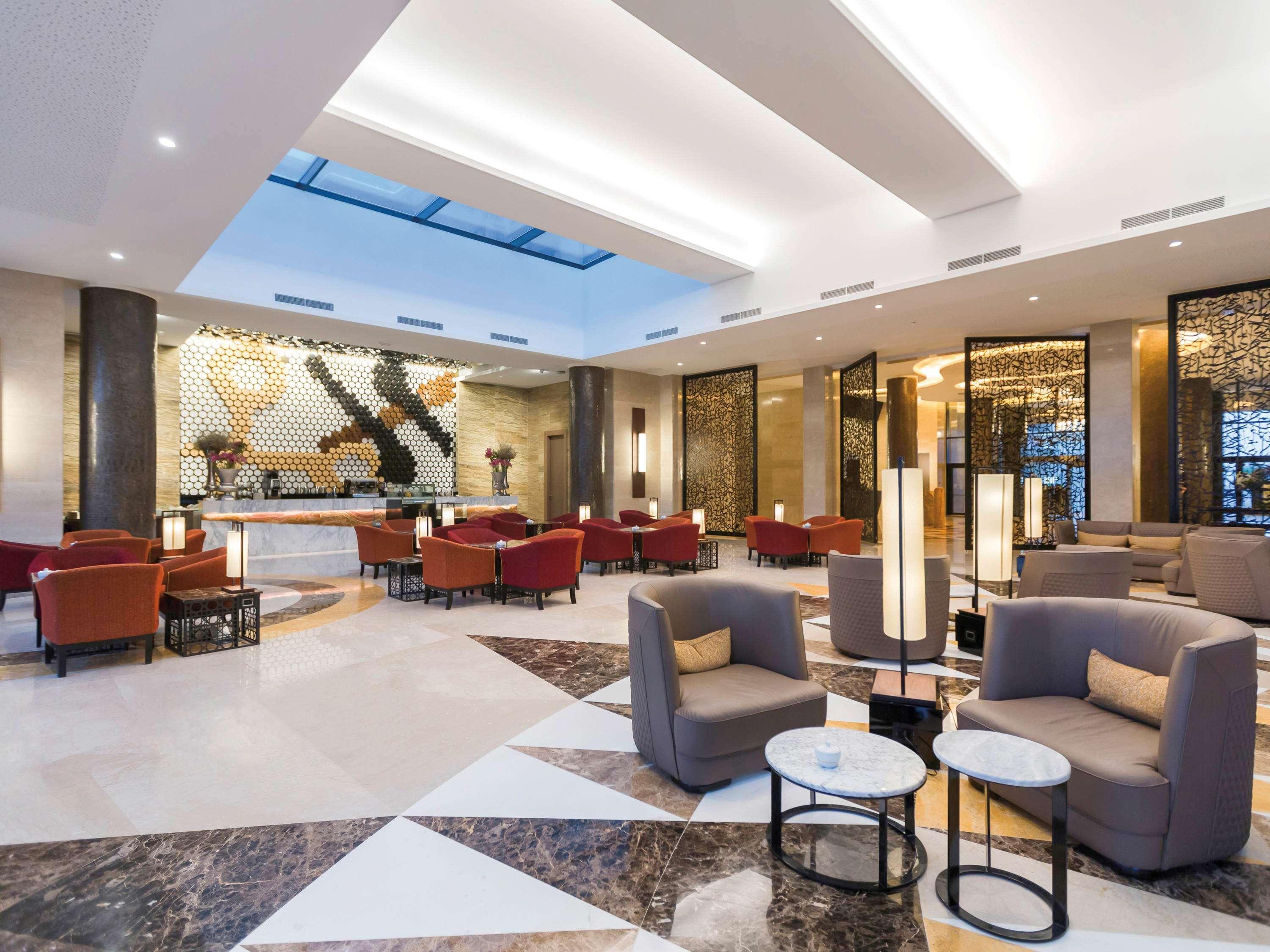 Moevenpick Hotel Du Lac Tunis Exterior photo Lobby