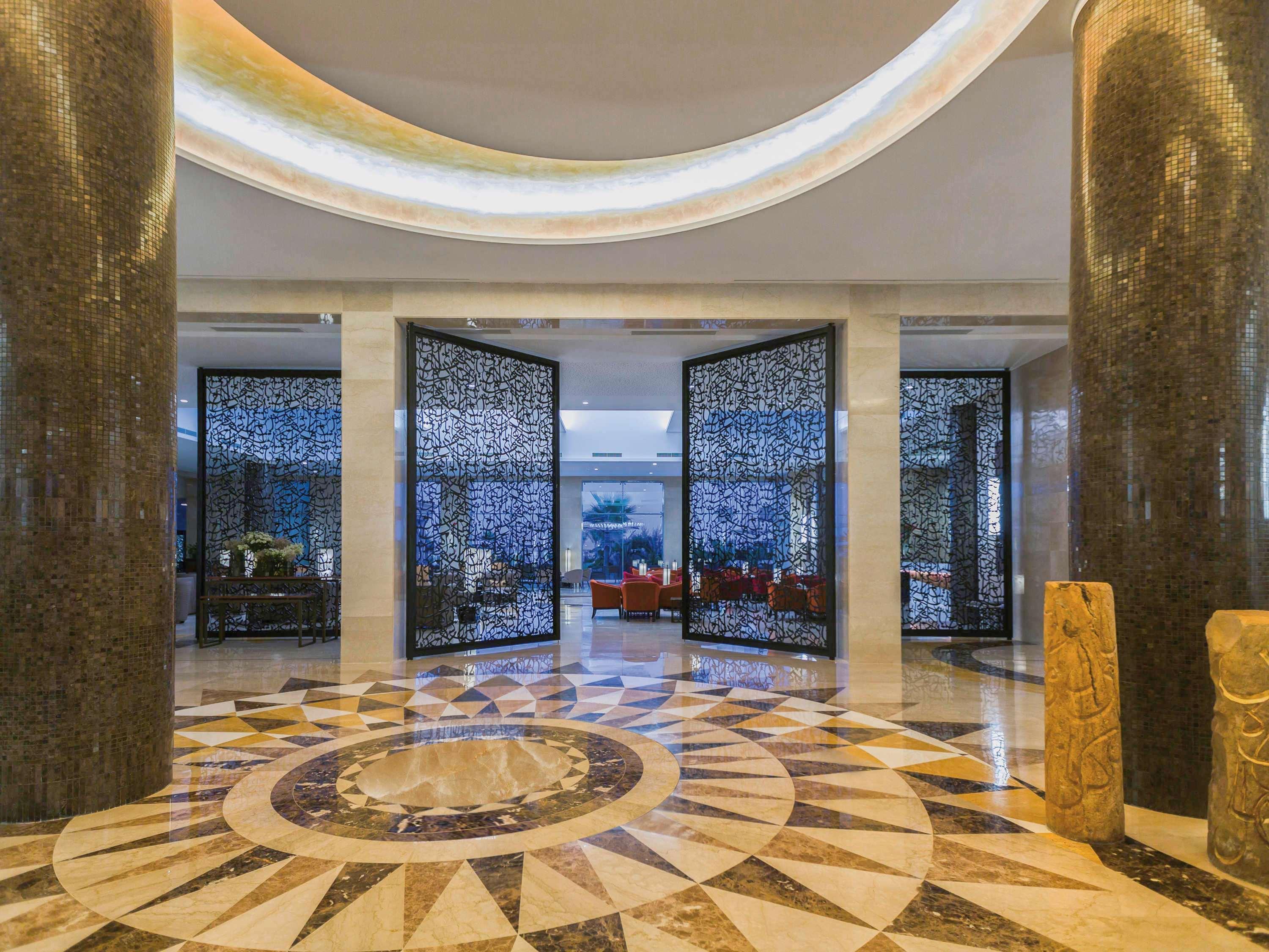 Moevenpick Hotel Du Lac Tunis Exterior photo Lobby