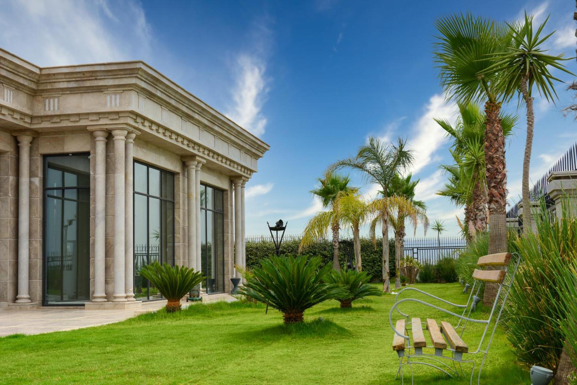 Moevenpick Hotel Du Lac Tunis Exterior photo The new building of the university library