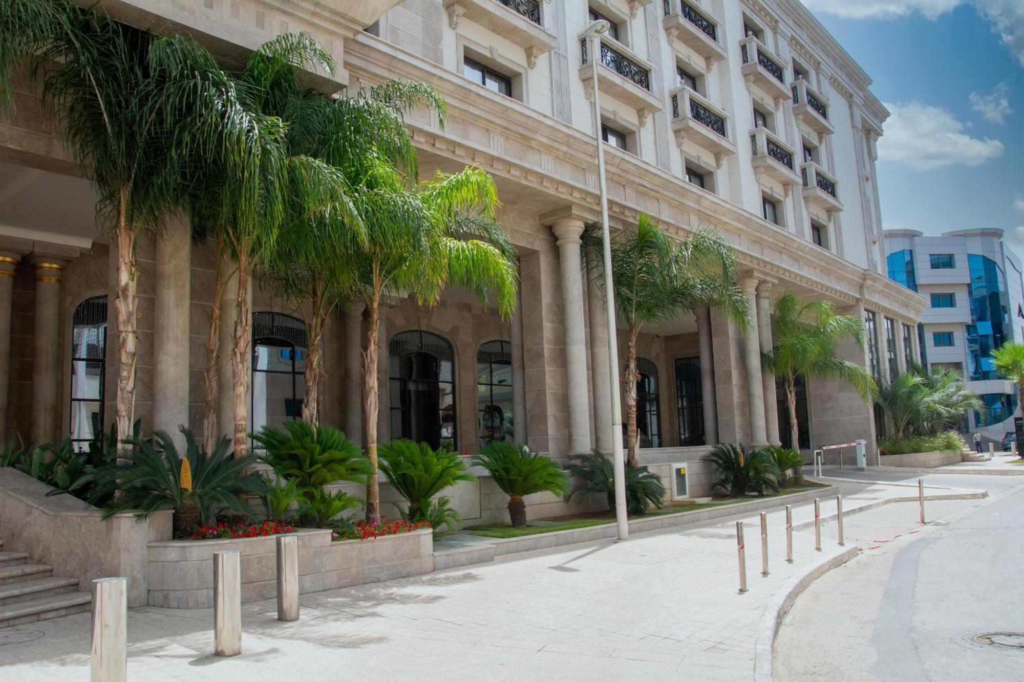 Moevenpick Hotel Du Lac Tunis Exterior photo The University of Electronic Science and Technology of China
